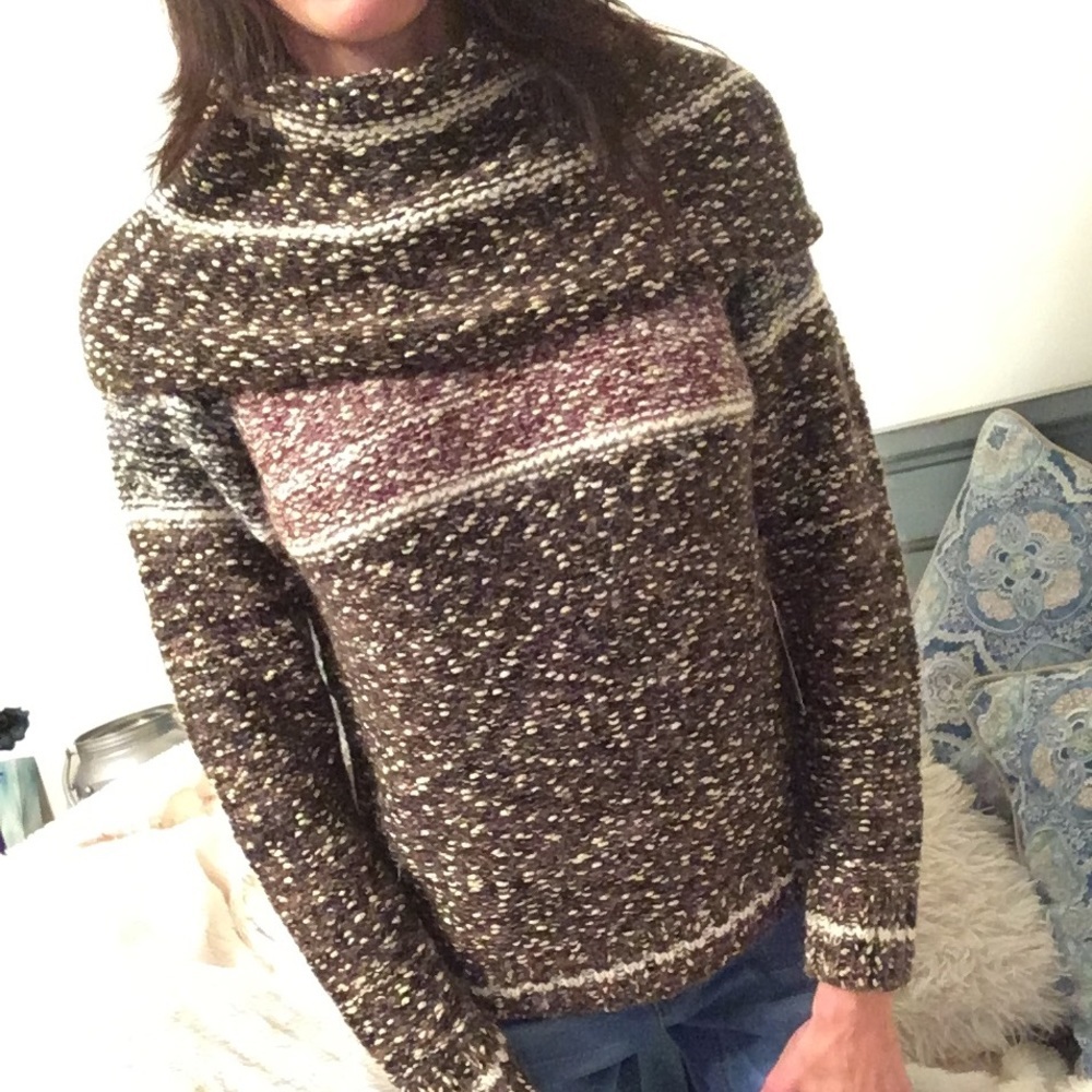 Knit Long Sleeve Sweater With Cowl Neck  Size Large Brand New